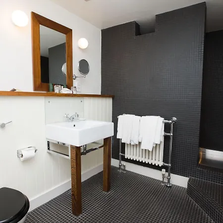 Du Vin & Bistro Otel 4*