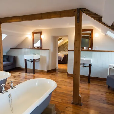 Du Vin & Bistro Otel 4*